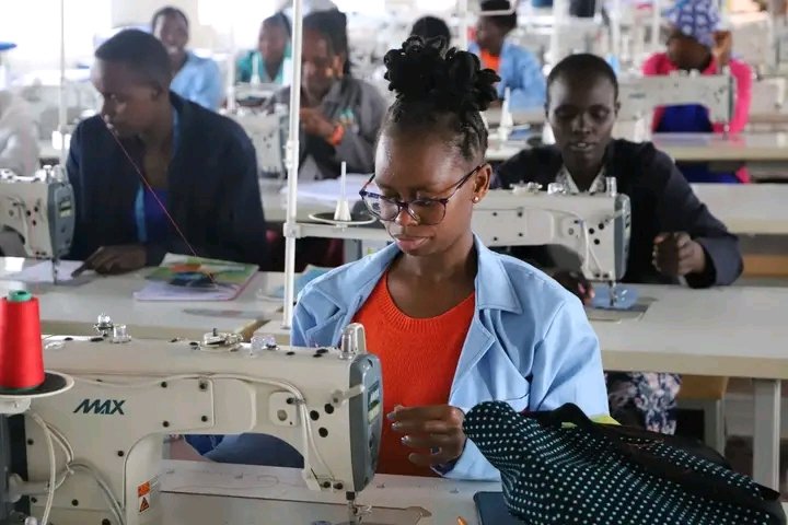 MaasaiPoly's tweet image. A new week, a fresh start! Let&apos;s begin a new week with determination to achieve our goals! #maasaipoly #SeptemberIntake2024