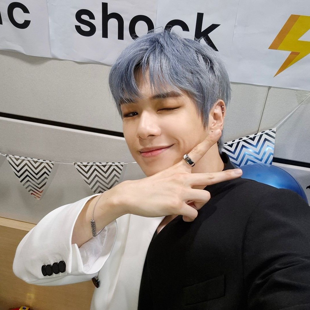 วันนี้ละ เจอกันแน่ 4 โมงเย็น ฝากน้องเล้ก ELECTRIC SHOCK ด้วยนะทุกคนนน

#KANGDANIEL_ELECTRICSHOCK