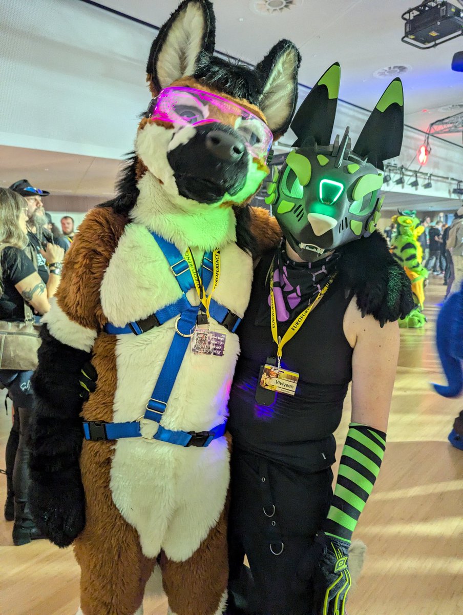 Viviyeen tweet media