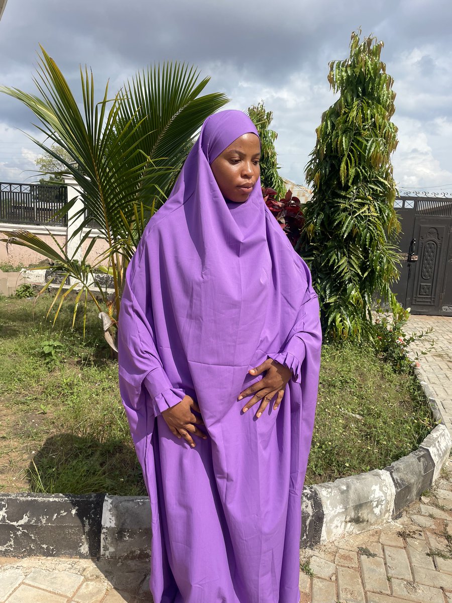 zeemade_it's tweet photo. If this pop on your tl please retweet 🙏.

Soft,breathable crepe fabric and sleek. Upgrade your modest fashion with our “Aisha Jilbab”.🖤❤️💜

🏷️ 10,000NGN.
Location;ilorin (Nationwide delivery). https://t.co/XoDIW7NyQ5