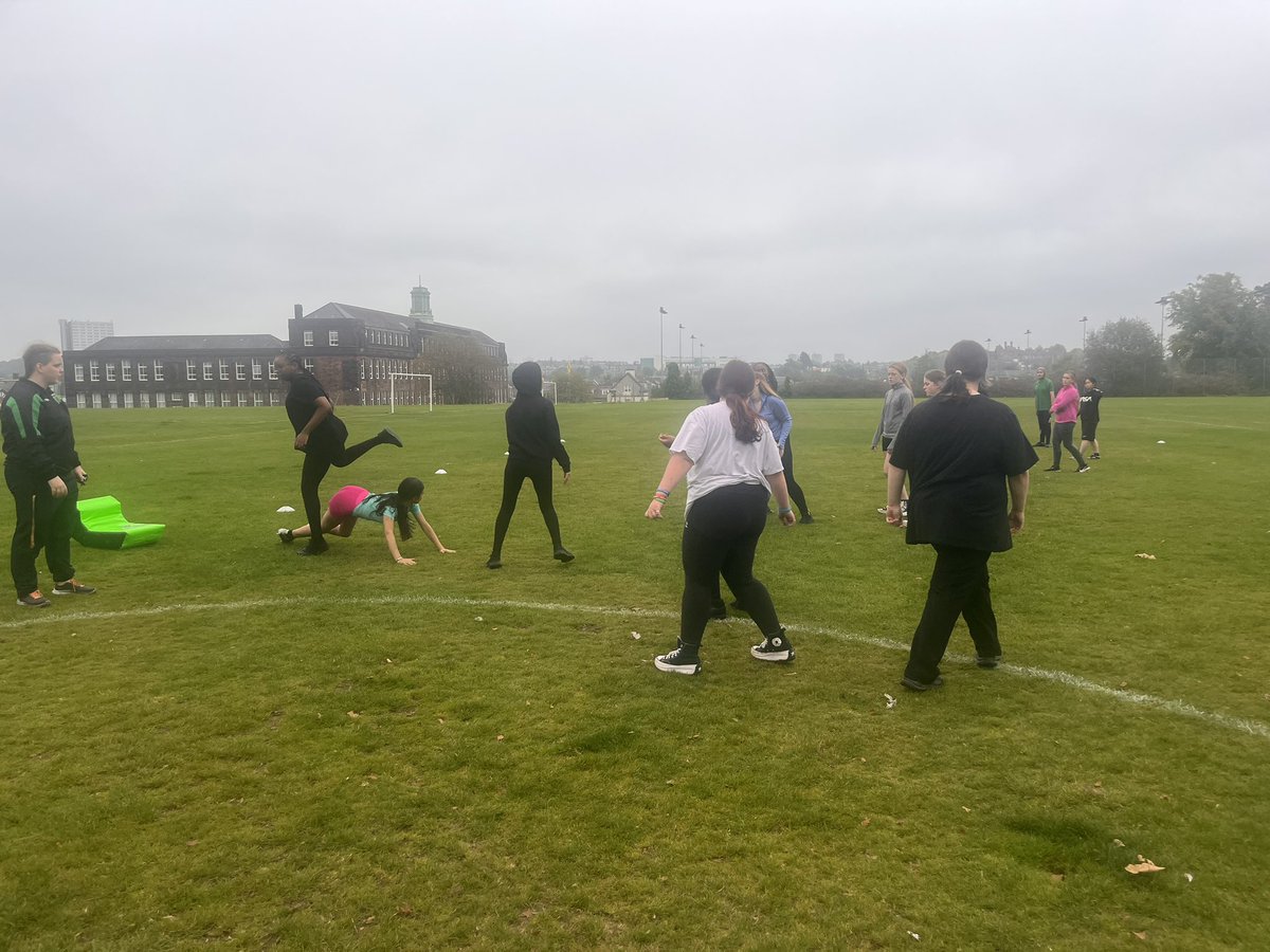 STAphysed's tweet photo. Girls School of Rugby working on tackling today 😎 @StThomasAqSec @CoachCafolla https://t.co/Y8CJ1A5ie9