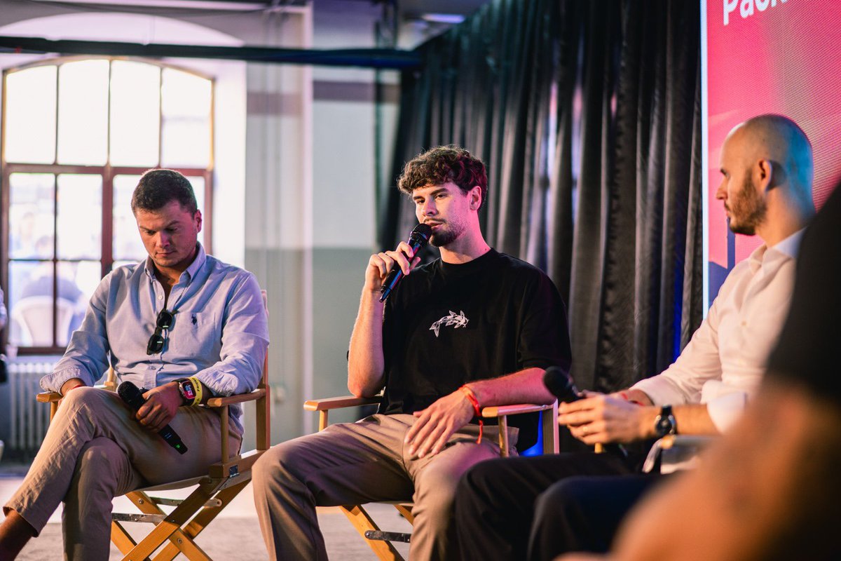 Weekend Media Festival tweet media