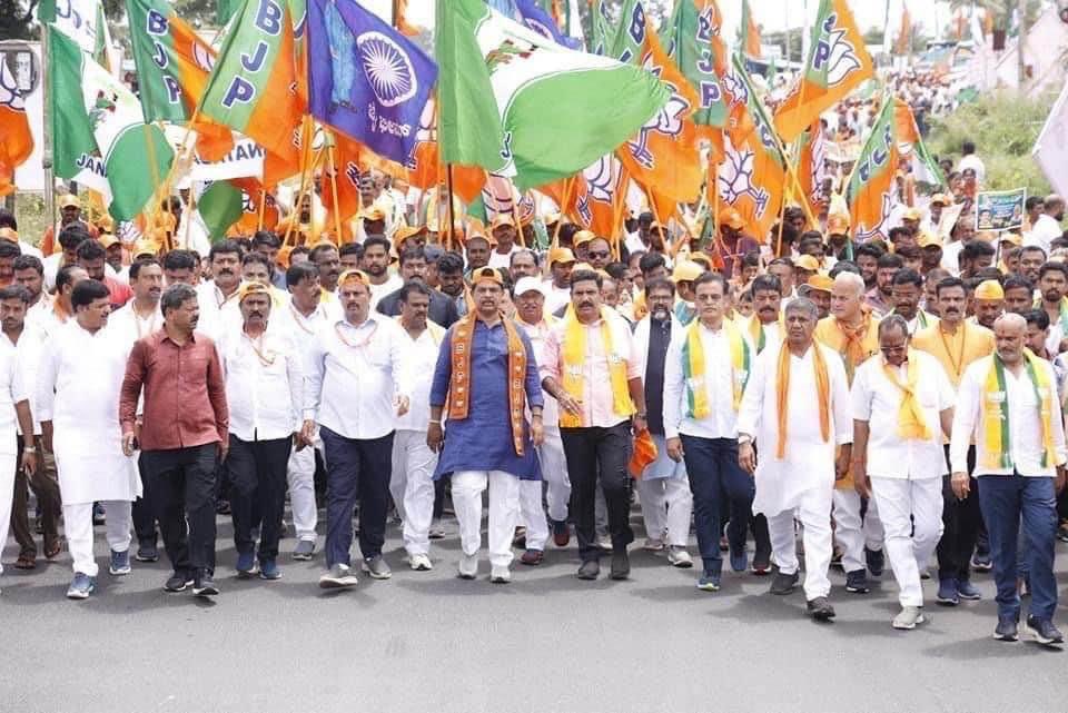RGounalli's tweet photo. ನಮ್ಮ ನಿರ್ಧಾರ ಬಿಜೆಪಿ ಸರ್ಕಾರ
ನಮ್ಮ ನಾಯಕ ವಿಜಯೇಂದ್ರ ಯಡಿಯೂರಪ್ಪನವರು 

#BYVBJP #TeamBYV #VijayendraYediyurappa
@BYVijayendra @BJP4Karnataka https://t.co/3NmdIrHmhR