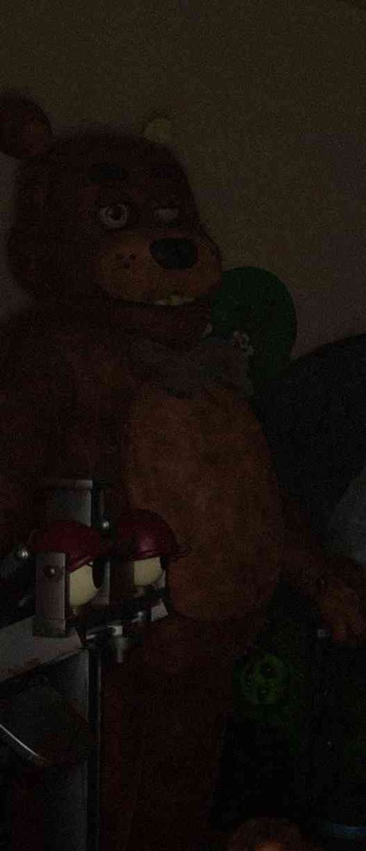 monozari's tweet photo. @Fazbear_Archive Ok, thats my favorite regular freddy redesign now.
• can actually look unsettling in the right circumstances ✓
• isn't overly unsettling so that it starts being just a creepy horror monster ✓
• genuinely looks like something kids would have loved if fully operational ✓ https://t.co/hcDxc8dFeN