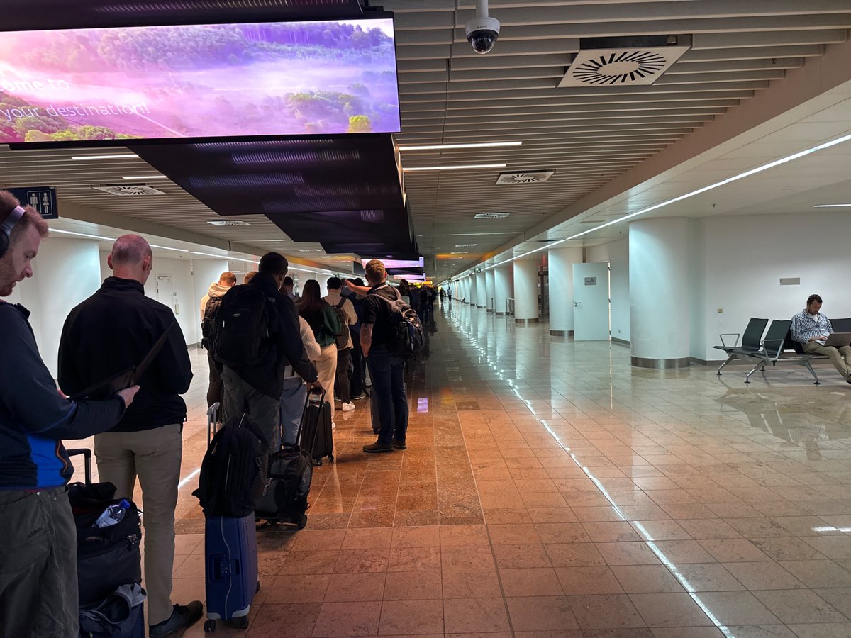 tonygrout's tweet photo. #brusselsairport 3h queue at passport control again! Regular occurrence - come on Belgium, such a poor experience https://t.co/WtL74yGC4L