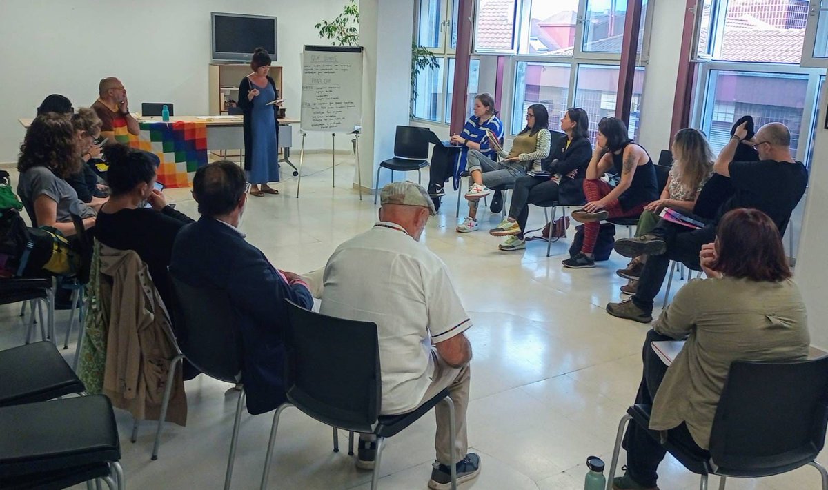 eLankidetza's tweet photo. 🧶La semana pasada estuvimos en Gijón el Encuentro de #ProTEJER, la red estatal de programas de protección de personas defensoras de #DDHH.
🌀Compartimos junto a otros programas como el de Barcelona, Catalunya, Galicia y Asturias. https://t.co/n5CUsfWe0s