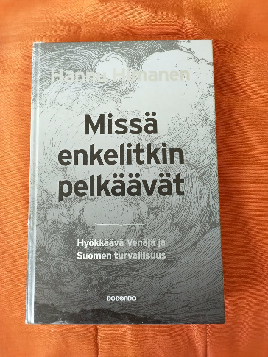 MattiPihkala's tweet image. Jo alkusivuilta teos lupaa kiintoisaa lukukokemusta.
#turpo #ulpo #Venäjä #Putin #Niinistö @Himantero