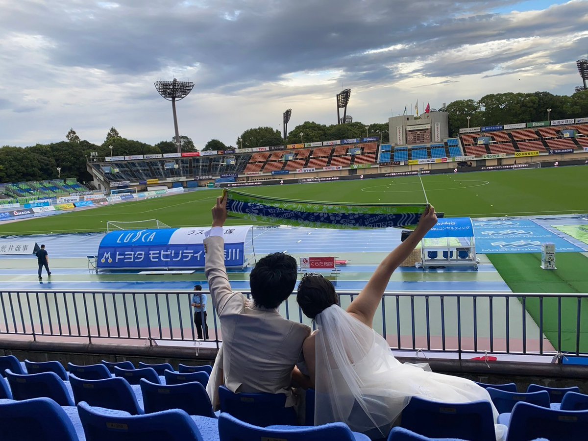 昨日はスタジアムウェディングをして頂きました✨
実は緊張MAXでした
妻は直樹さんに会えたのとt(w)o…で入場できて興奮してました
マネージャーの方々に怒られる覚悟でユキさんのセリフも引用させて頂いて、今回のコラボを少しでも盛り上げる事が出来てたら嬉しいです
これからも幸せになります‼️