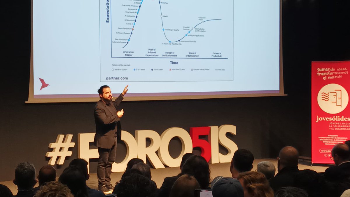 La intervención de David Alayón <a href="/DavidAlayon/">David Alayón</a>, co-fundador de <a href="/Innuba_es/">Innuba</a>, es un buen punto de partida para discutir cómo la tecnología puede cerrar brechas sociales. ¡No te lo pierdas! <a href="/JOVESOLIDES/">JOVESÓLIDES</a>
#FORO5IS