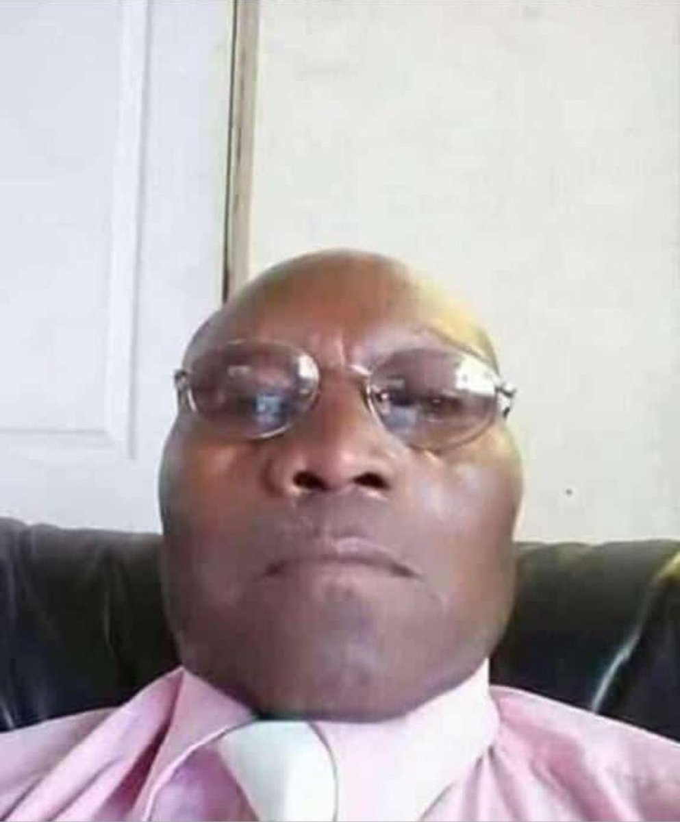 farhiiiyaaa___'s tweet photo. Accidentally caught a glimpse of my Mpesa balance. Today no smiling, strictly business https://t.co/1NsvMzjVBD