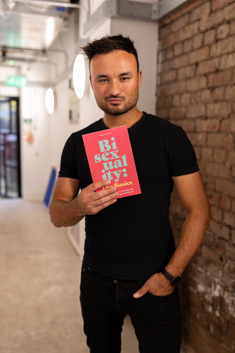 Happy #BiVisibilityDay my fellow bisexuals! A special year for me as 2024 was when my book Bisexuality: The Basics hit the shelves. The response has been incredible, thank you all. Have a visible day! 

📸 <a href="/spencooper_/">Spencer (They/Them) 🏳️‍⚧️</a>