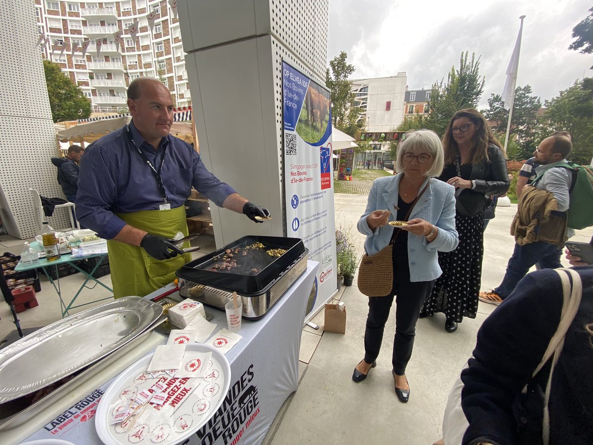 InterbevIDF's tweet image. Retour en images de la participation à la Fête du Patrimoine Gourmand @iledefrance avec la participation de David, notre représentant @elveabovinsidf @ElveaFrance 
@VLacroute 
#élevages #bovin #ovin #biodiversité 
@LesFlexitariens @datourte