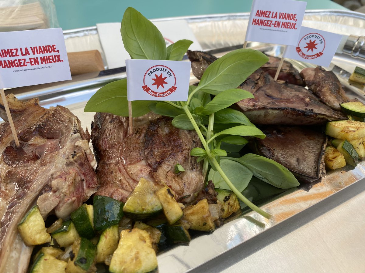 InterbevIDF's tweet image. Retour en images de la participation à la Fête du Patrimoine Gourmand @iledefrance avec la participation de David, notre représentant @elveabovinsidf @ElveaFrance 
@VLacroute 
#élevages #bovin #ovin #biodiversité 
@LesFlexitariens @datourte