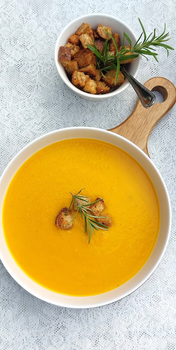 Recept: vellutata di zucca (Italiaanse pompoensoep) dlvr.it/TDZ8Sl