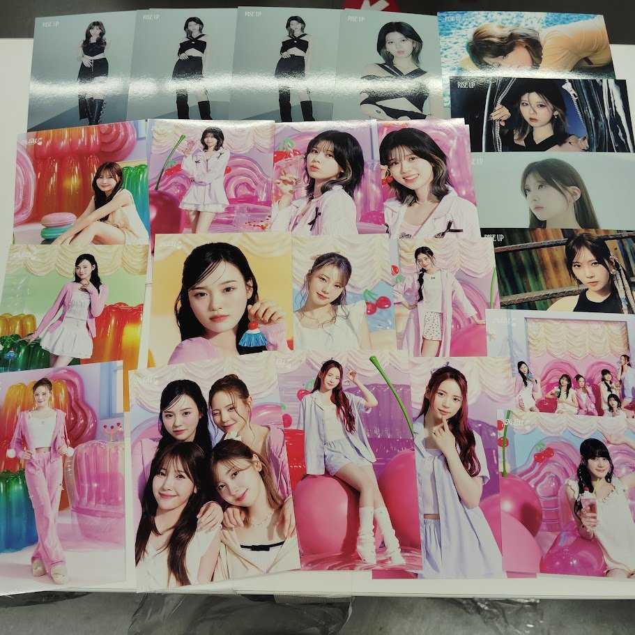 入荷情報】 #NiziU の新作ラントレが本日も入荷しております！ 人気