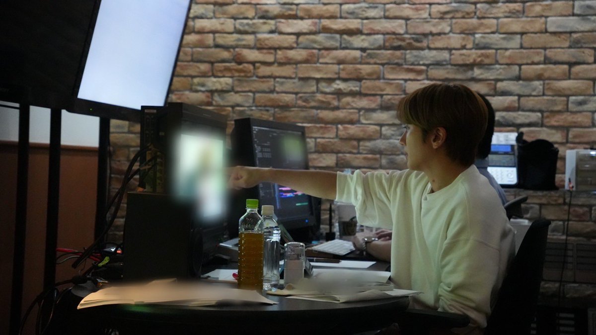 Lippy_nsy's tweet photo. 【#Lippy通信💌】

ツアー映像編集中のNissy🎥

ドームの大きな画面で、
この映像を皆さんに見てもらうことが
Lippyも楽しみ👀🎶

#Nissy  
#NissyEntertainment 
#Nissy_Re10th 
#2度目の6大ドームツアー https://t.co/AvWF3eO49X