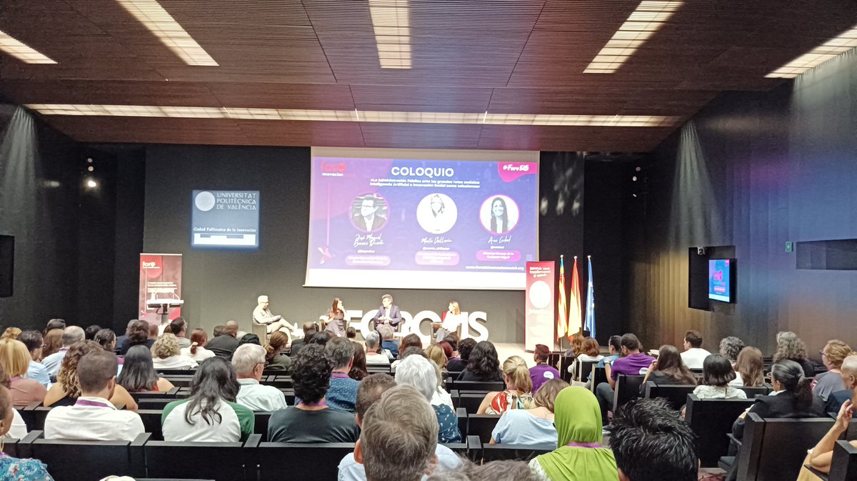 Todo lleno para escuchar a José Manuel García <a href="/jogardua/">Jose Manuel G Duarte</a>, Marta Chillarón <a href="/marta_chillaron/">Marta Chillarón</a> y Ana Ciudad <a href="/acidad/">Ana Cidad</a> #Foro5IS <a href="/JOVESOLIDES/">JOVESÓLIDES</a>