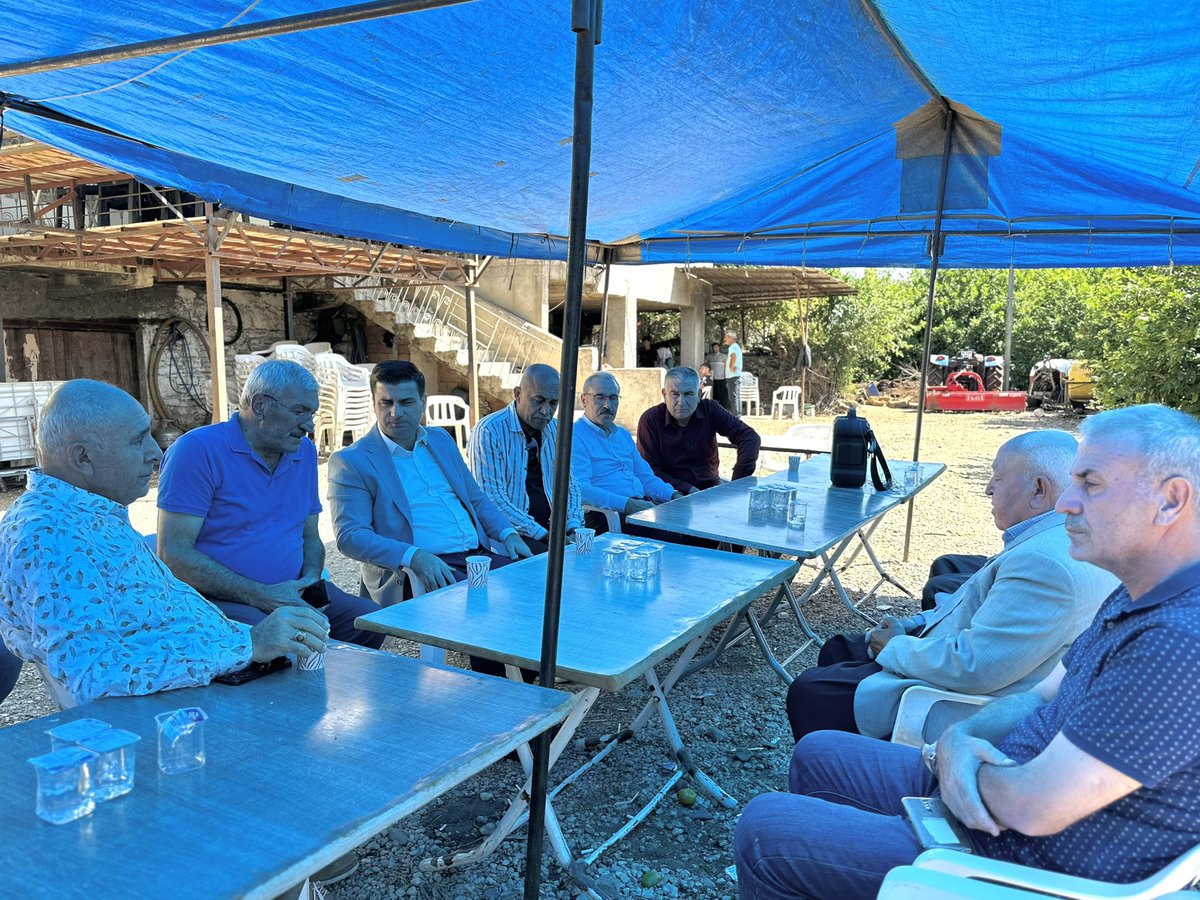 PolatKaya01's tweet photo. 📍Karacaören Mahallesi

Belediye Meclis Üyesi sayın Yusuf Eroğlu’nun Vefat Eden Yeğeni Servet Çetiner’in Taziyesine Katıldık.
Ailesine ve Sevenlerine Sabırlar Diliyorum, Allah Rahmet Eylesin Mekanı Cennet Olsun. https://t.co/UIBSXeyTIp