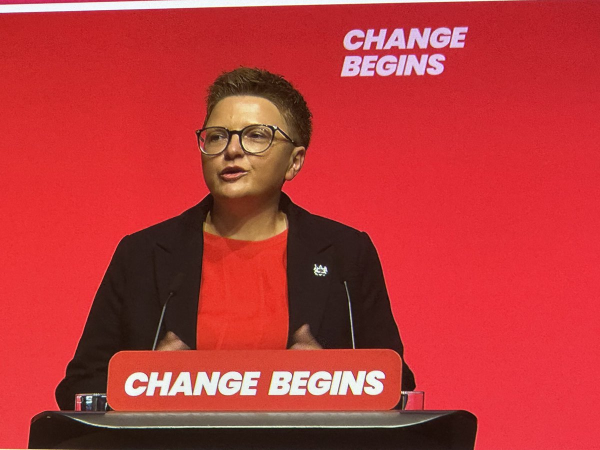 garethmanc's tweet photo. Our leader @bevcraig @McrLabour 🌹🌹 https://t.co/Ii9ezOsX58