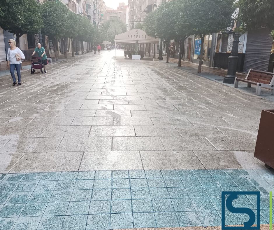 SercomosaN's tweet photo. ✨ ¡El Paseo Rosales brilla como nunca! 😍 Después de un trabajo continuo, el pavimento ha recuperado su esplendor gracias a un proceso exhaustivo de limpieza y mantenimiento. 💪💦 #Fregadora #AguaaPresión #Desinfección
¡Continuamos!
#MolinadeSegura #LimpiezaViaria https://t.co/eGsyvtLyc5