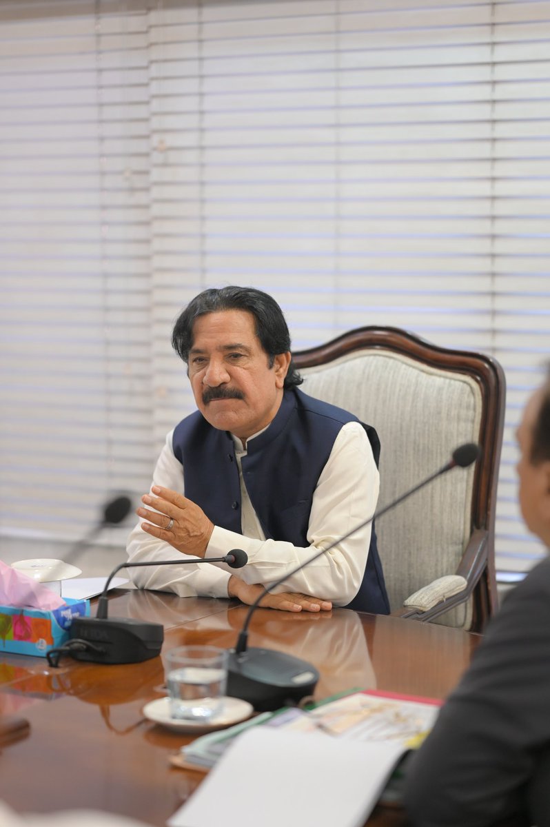 MHouseps76thata's tweet photo. کراچی

پاکستان پیپلزپارٹی کے چیئرمین بلاول بھٹو زرداری اور صدر مملکت آصف علی زرداری صاحب کی وژن کے مطابق

صوبائی وزیرعلی حسن زرداری کے زیر صدارت ہالیہ بارشوں اور رین فلڈ سے ڈیمیج روڈ بلڈینگس کے نقصانات کے حوالے سے محکمہ ورکس اینڈ سروسز کے افسروں سے اہم میٹینگ 
@BBhuttoZardari https://t.co/oQgkOeiNeV