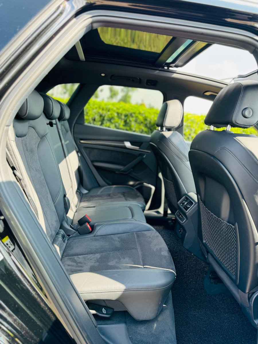 KimTimz's tweet photo. @gabrieloguda 2018 Audi SQ5 Quattro, 3.0L V6 supercharged petrol ,PANORAMIC SUNROOF , 8 speed automatic transmission,multiple driving modes (Eco,Comfort, Dynamic, individual) Electric leather seats , Parking assist sensors,Blind spot monitoring,heated front seats,Multicontrol steering 
6.5m https://t.co/AUjIxHosss