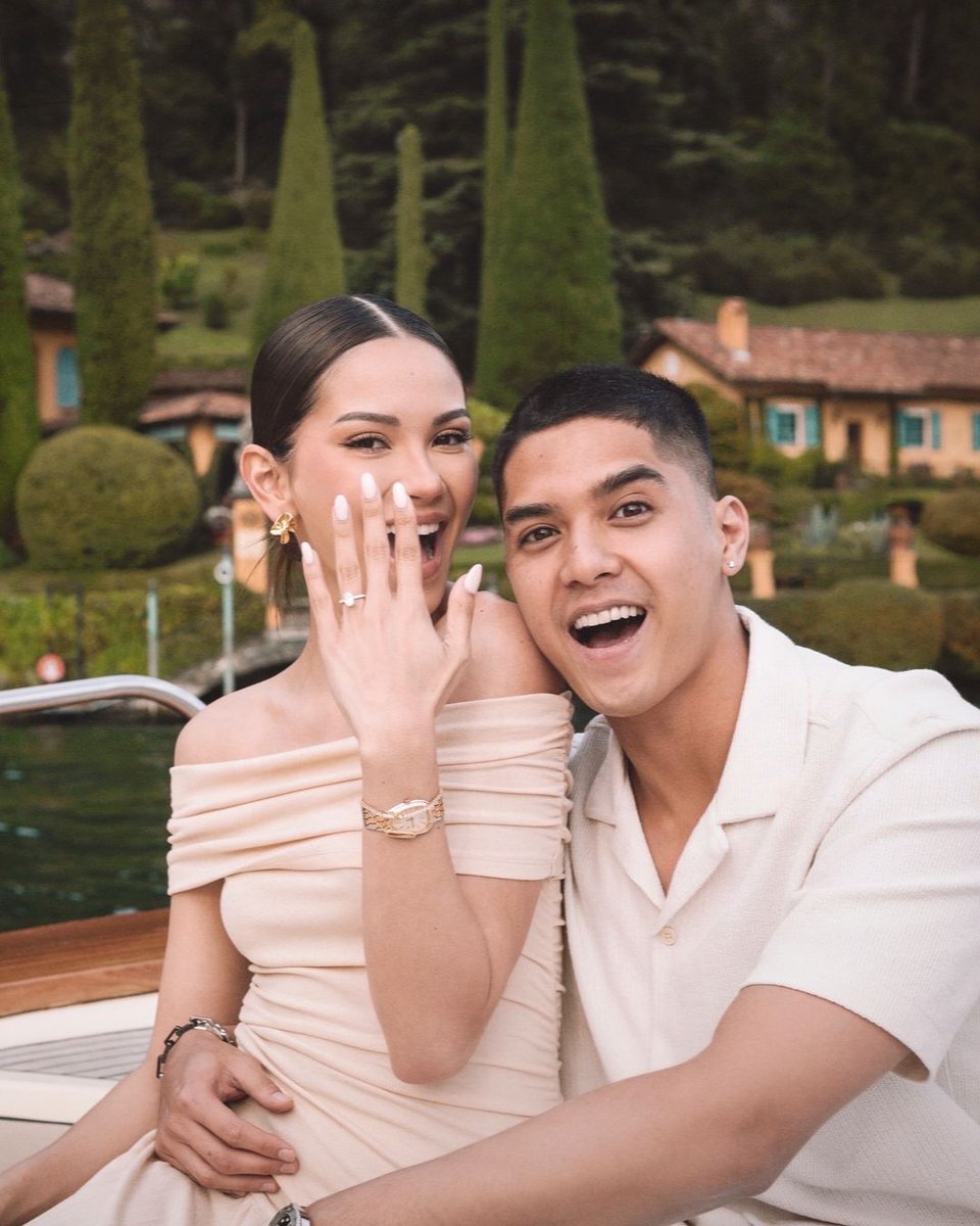 ainayyahin's tweet photo. After 9 tahun [sempet putus] and finally di lamar 💍 menyalaaa Al Ghazali &amp; Alyssa Daguise. Congratssss 😊

#alghazali #alyssadaguise #dilamar #selebritis #trendingnow https://t.co/MZ2MDeq2zZ