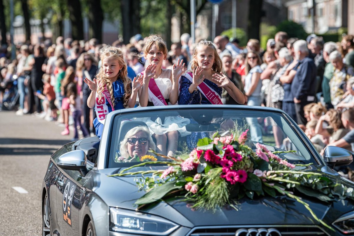 Prachtige dag in Roden. ☀️☀️ #rodermarkt #rodermarktparade #minimissen