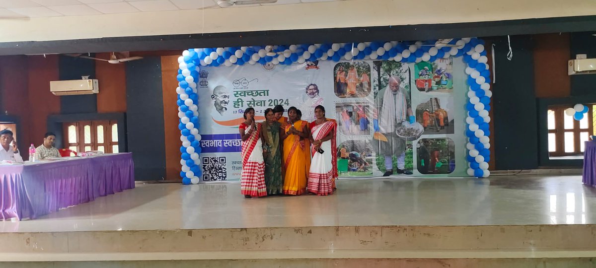 शहरी क्षेत्रान्तर्गत स्वच्छता ही सेवा के तहत महिला समूह द्वारा पारंपरिक नृत्य कर  स्वच्छता के प्रति जागरूकता अभियान चलाया गया।
<a href="/SwachhBharatGov/">Swachh Bharat Urban</a>, @SwachhBharat,
<a href="/MoHUA_India/">Ministry of Housing and Urban Affairs</a>, <a href="/MoJSDDWS/">Department of Drinking Water & Sanitation (#DDWS)</a>  #SHS2024, #SwabhavSwachhata,
#SanskaarSwachhata, #SwachhataHiSeva2024