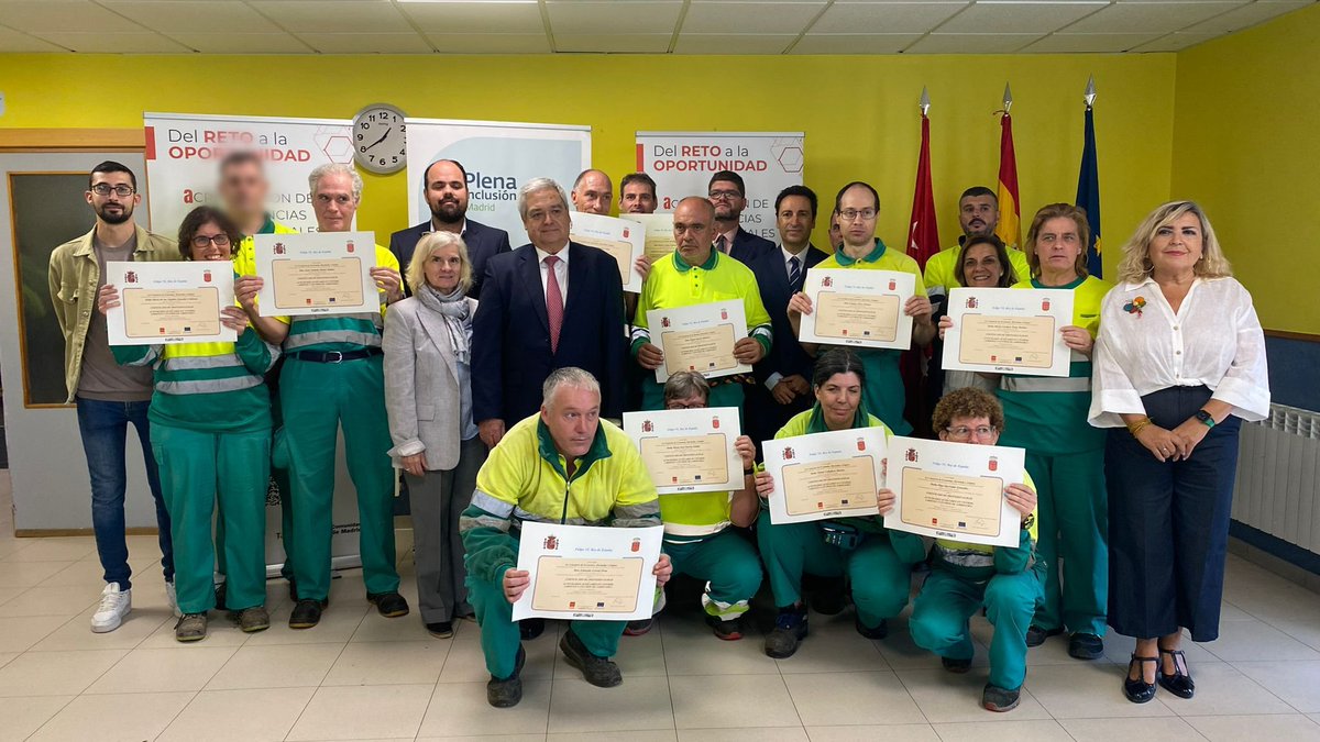 PlenaMadrid's tweet image. 👏 ¡Enhorabuena a las 12 personas con discapacidad de @soyintegrande que han logrado el Certificado de Profesionalidad en Jardinería!

✅ Los Procesos de Acreditación de Competencias de @EmpleoCMadrid permiten lograr este certificado con experiencia laboral o formación no formal.