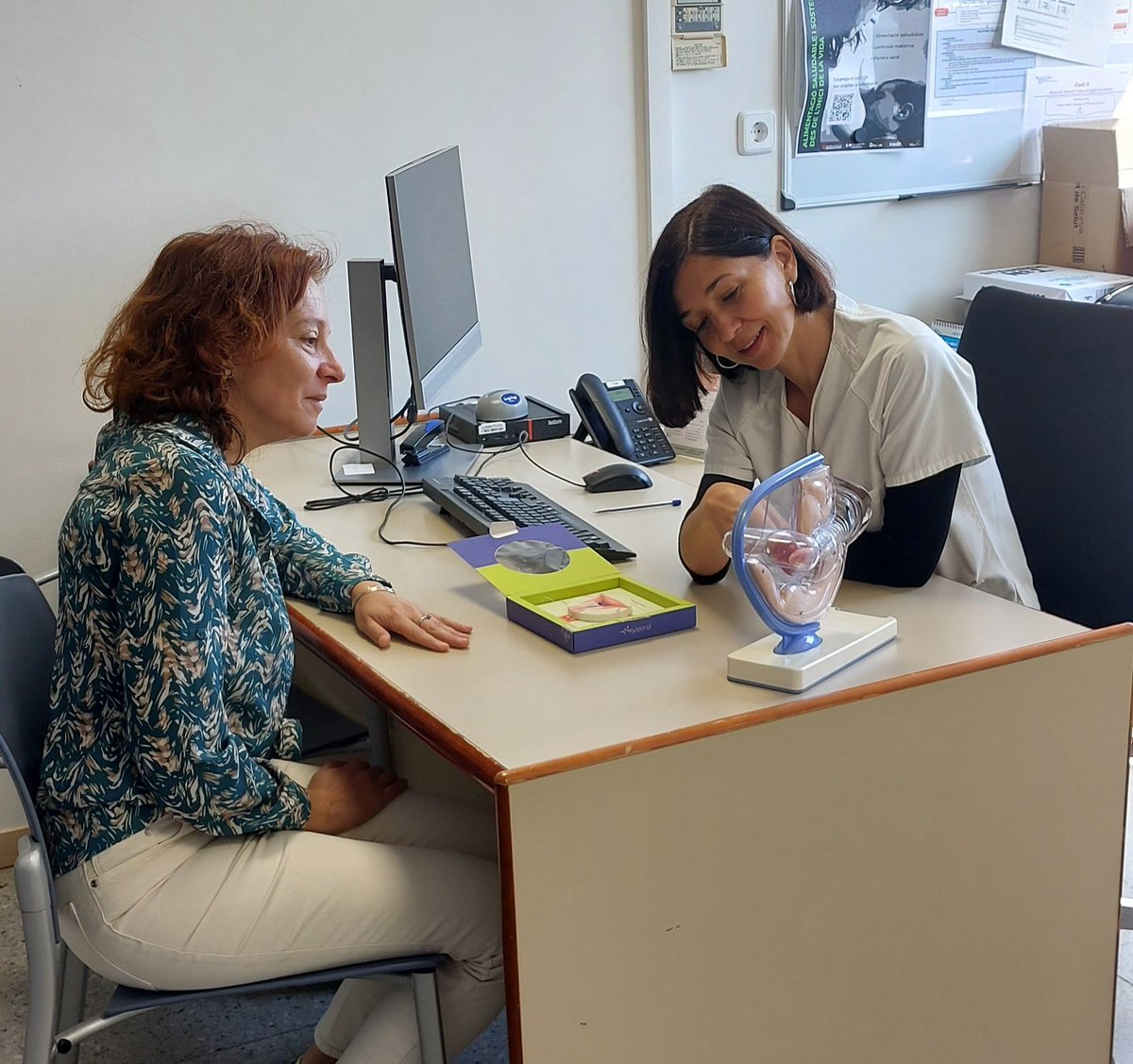 🧑‍⚕️✨ La matrona es clave en la prevención del cáncer de cuello uterino. 

✅ Realiza citologías y pruebas de VPH
✅ Educa sobre salud sexual y reproductiva
✅ Informa sobre vacunación del VPH

<a href="/ICO_oncologia/">Institut Català d'Oncologia</a> <a href="/idibell_cat/">IDIBELL</a> <a href="/cazorla_gemma/">Gemma Cazorla Ortiz</a> <a href="/icscat/">ICS. Generalitat</a> 

+info: buff.ly/4eB6a3t