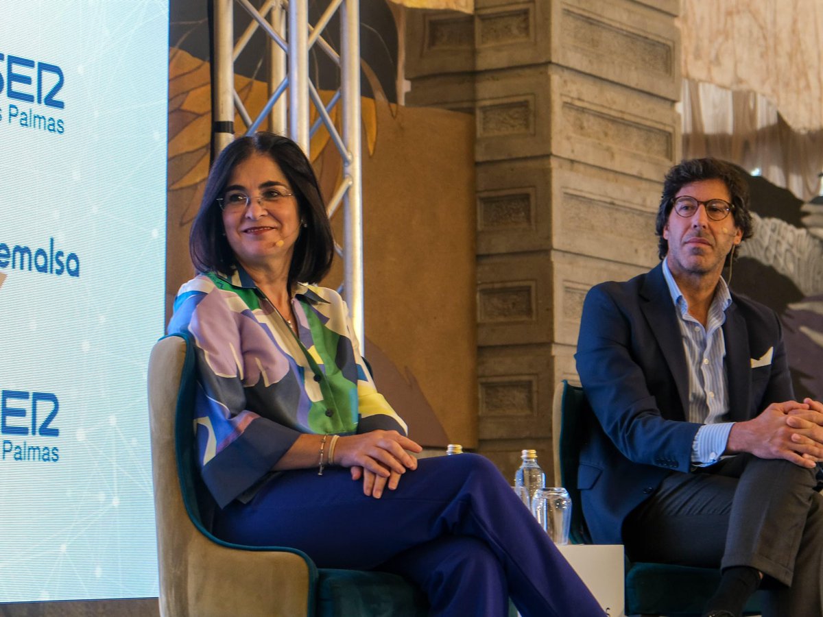 CarolinaDarias's tweet photo. 🔹La ciudad vive un gran momento de transformación, con 3 grandes procesos en marcha: #regeneración, #renaturalización y #ViviendaPública

🌊 Hoy en el Encuentro SER Canarias he compartido nuestro ambicioso Plan Estratégico del Ciclo Integral del Agua para #LPGC

@SER_LasPalmas https://t.co/QjsZ2yyXmt