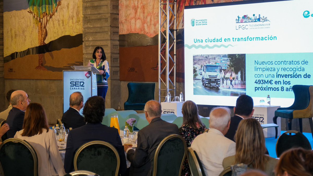 CarolinaDarias's tweet photo. 🔹La ciudad vive un gran momento de transformación, con 3 grandes procesos en marcha: #regeneración, #renaturalización y #ViviendaPública

🌊 Hoy en el Encuentro SER Canarias he compartido nuestro ambicioso Plan Estratégico del Ciclo Integral del Agua para #LPGC

@SER_LasPalmas https://t.co/QjsZ2yyXmt