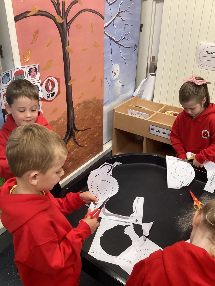 Mrs Hamilton tweet media