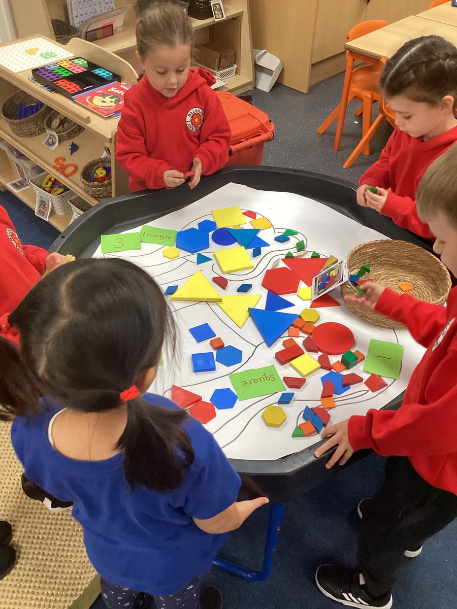 Mrs Hamilton tweet media