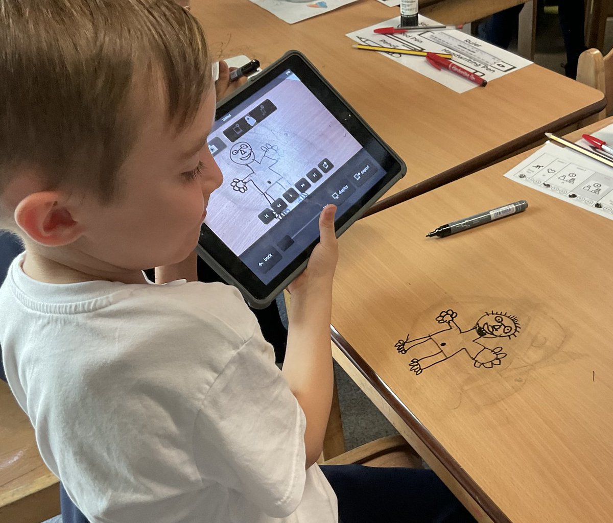 Y4S_CCPS's tweet photo. Here is our recent computing lesson making movies using iPads. @CroxtethC https://t.co/AxmQmxR0Zq