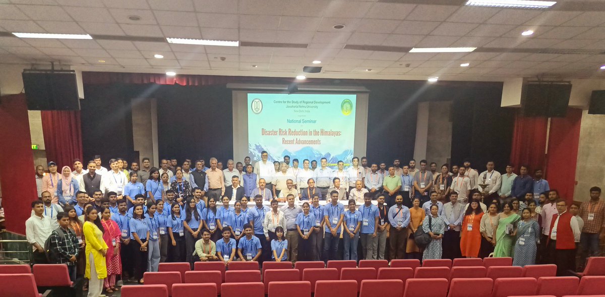 ncaor_goa's tweet photo. Dr. Thamban Meloth, Director NCPOR was the Chief Guest at the national seminar on "Disaster Risk Reduction in the Himalayas: Recent Advancements" held at the Jawaharlal Nehru University, New Delhi, during 20-21 September 2024. He also gave a keynote lecture on "Melting glaciers and rising hazards in the Himalayas" at the seminar.
@DrJitendraSingh  @moesgoi @Ravi_MoES @TMeloth