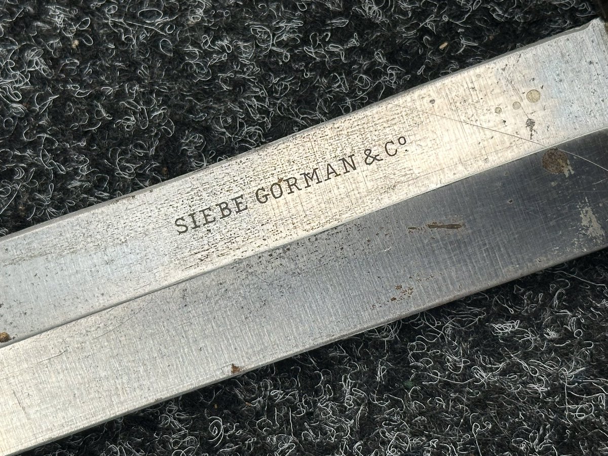 asummerof44's tweet photo. #Divers #knife #Siebe #Gorman coming up in my December #militaria sale https://t.co/pk4AqiAXX2
