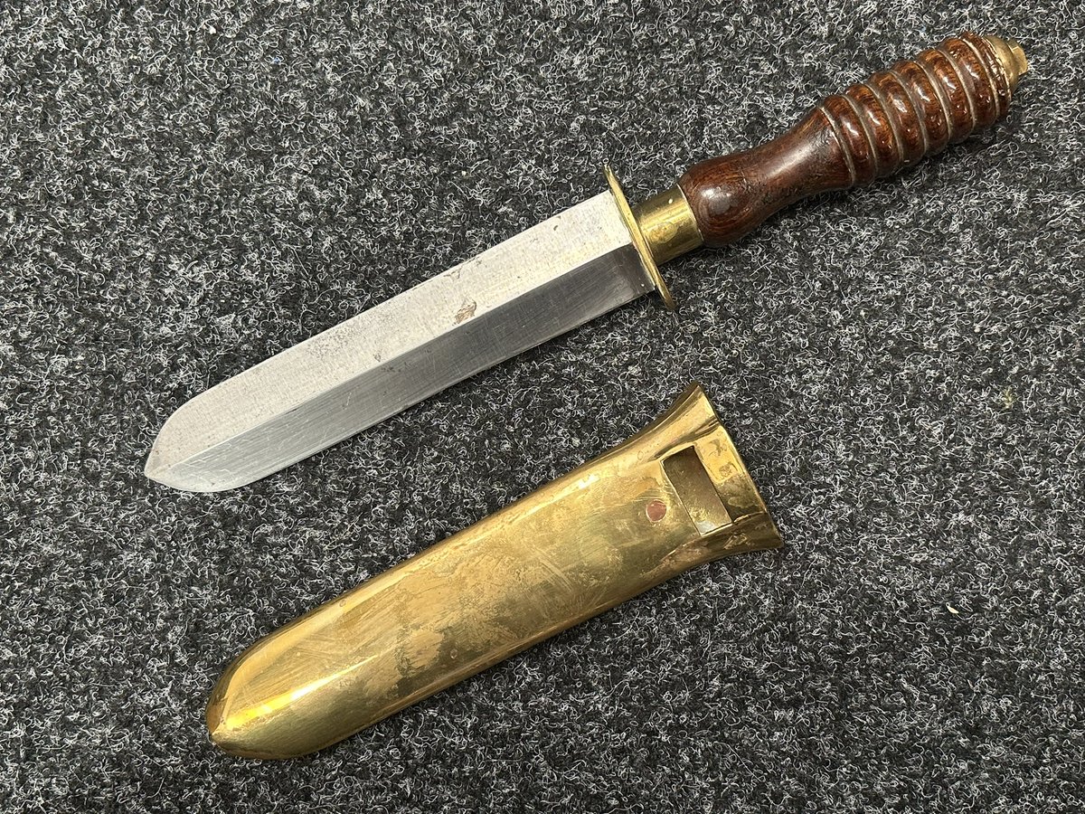 asummerof44's tweet photo. #Divers #knife #Siebe #Gorman coming up in my December #militaria sale https://t.co/pk4AqiAXX2