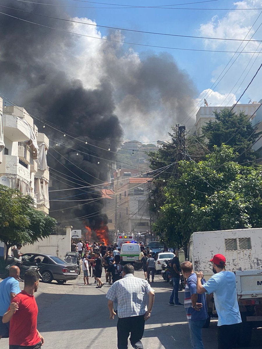 InfosLiban's tweet photo. 🇱🇧🇮🇱🚨 - Bombardement israélien au nord de Saïda (Sidon), à Ghaziyeh.

(@mayadeenlebanon) https://t.co/UerCEFgDRv
