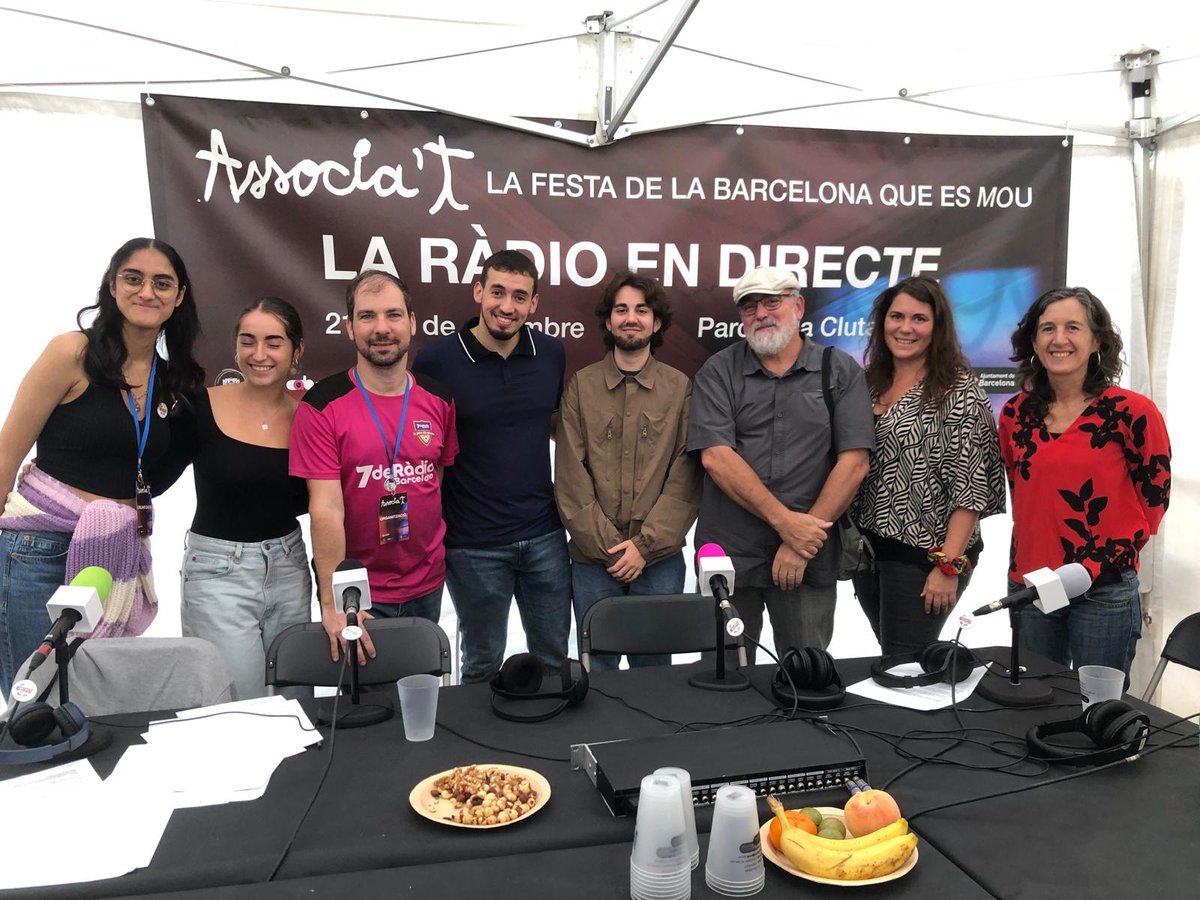 ASFCatalunya's tweet photo. Aquest Dissabte hem participat a #RàdioAssociat amb @jovespoblesec ,@Hatim_Azahri98 i @CentreHEURA. Gràcies a Tot per xerrar junts a sobre de l'#habitatge i per compartir experiències. #AssociatBCNparlem https://t.co/LgTyl8PR6u