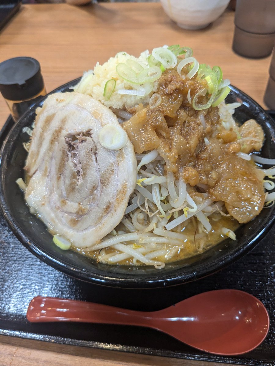 t0m078feb's tweet photo. 今日の昼

マルキン本舗　初でした。
味噌二郎🍜
濃厚なのか好きなので大満足！

#昼ご飯 #ラーメン #ラーメン好き #今日の昼ごはん https://t.co/Ow2Unl7aEb
