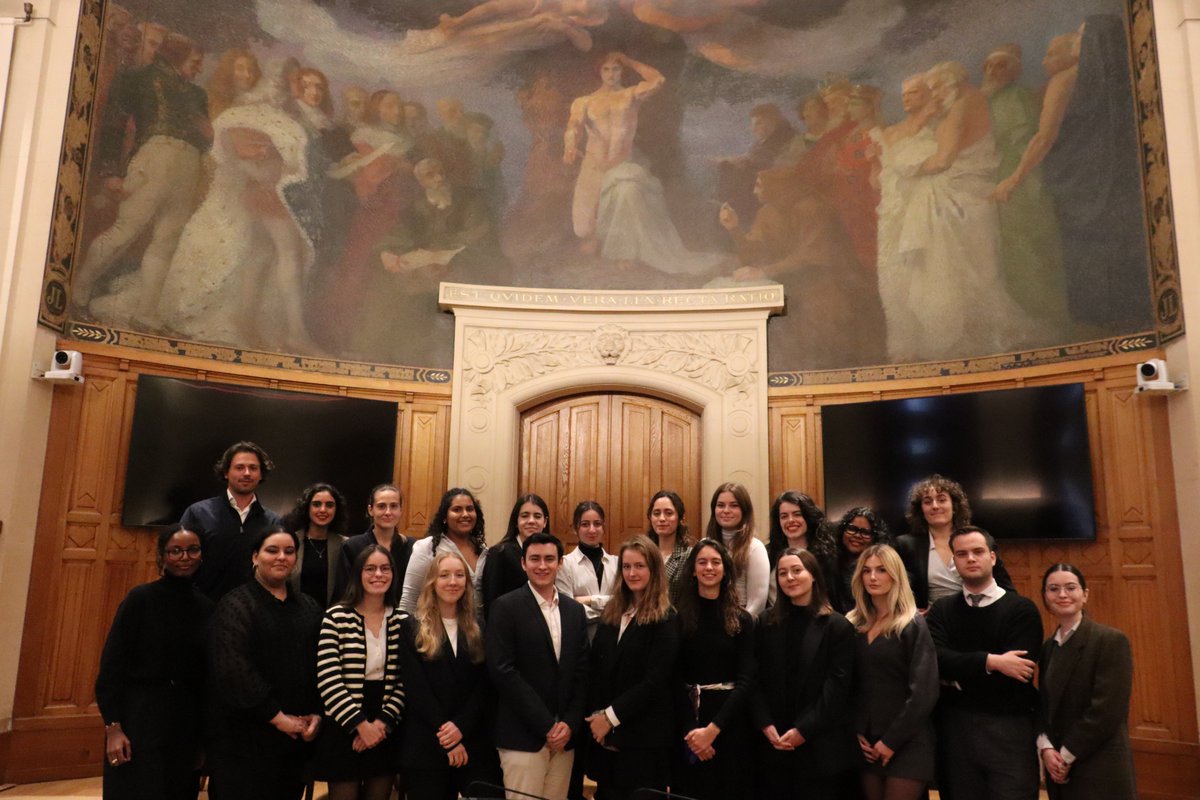 Centre de droit public comparé (CDPC) (@cdpcassasuniv) on Twitter photo Félicitations aux étudiantes et étudiants du Master II Droit public comparé de l'Université Paris-Panthéon-Assas <a href="/AssasUniversite/">Panthéon-Assas université</a> qui ont reçu leur diplôme en présence de la marraine de la promotion, Julie Heisserer, et des directeurs du Master <a href="/ChDenizeau/">Charlotte Denizeau-Lahaye</a> et <a href="/IdrisFassassi/">Idris Fassassi</a>. Félicitations aux étudiantes et étudiants du Master II Droit public comparé de l'Université Paris-Panthéon-Assas <a href="/AssasUniversite/">Panthéon-Assas université</a> qui ont reçu leur diplôme en présence de la marraine de la promotion, Julie Heisserer, et des directeurs du Master <a href="/ChDenizeau/">Charlotte Denizeau-Lahaye</a> et <a href="/IdrisFassassi/">Idris Fassassi</a>.