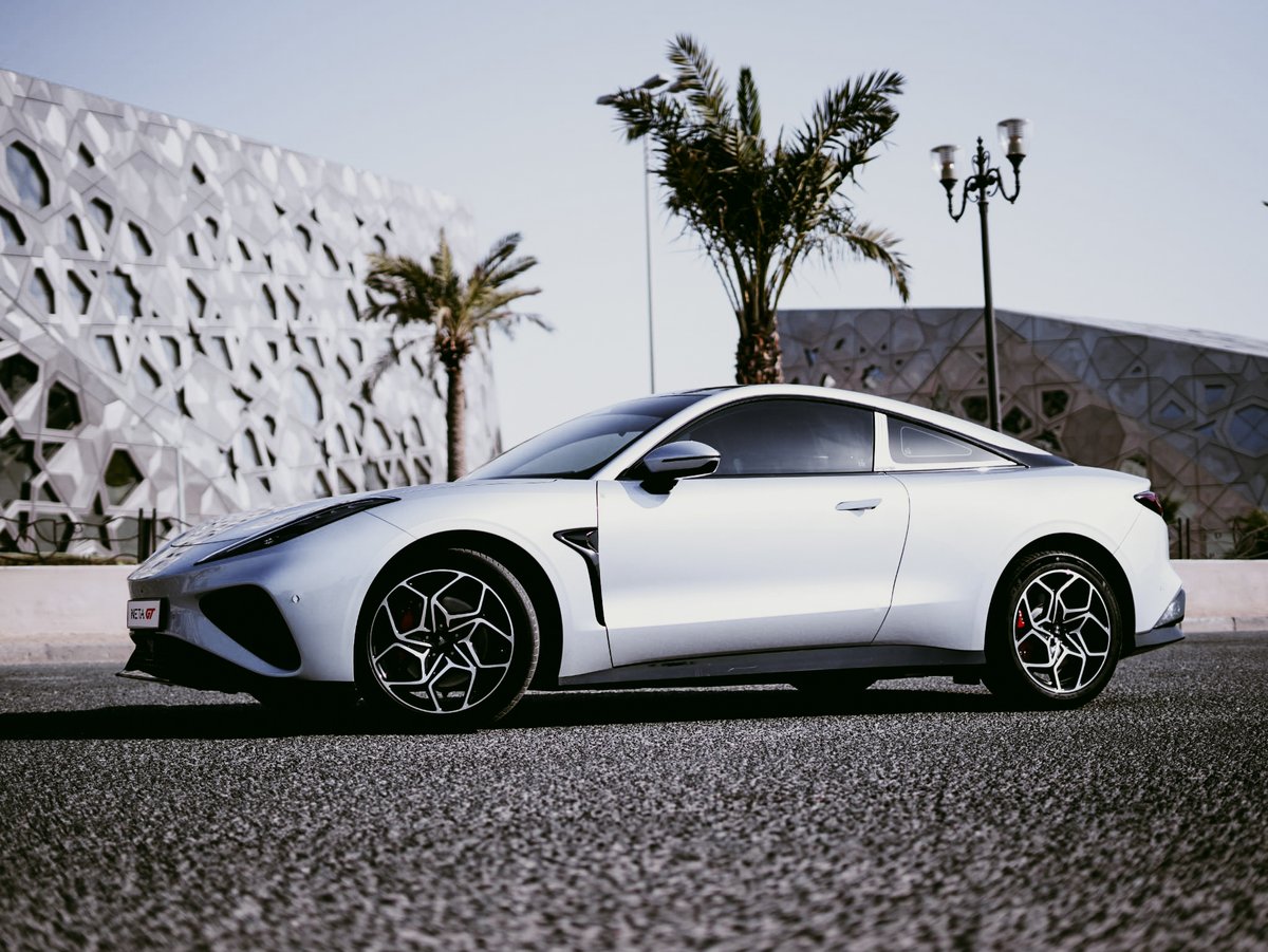 netaautoglobal's tweet image. Exploring the breathtaking architecture of Kuwait with the Neta GT! From the iconic Kuwait Towers to the vibrant cityscape, every moment in this luxury vehicle transforms a simple drive into an unforgettable adventure. 📷
#NetaGT #Kuwait #HelloWorld #NetaAuto #NetaAutoKuwait