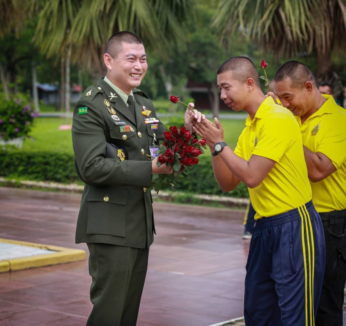 artillery_11's tweet photo. " I always remember us this way. "

กองพันทหารปืนใหญ่ที่ 11 กรมทหารปืนใหญ่ที่ 1 รักษาพระองค์ จัดพิธีกล่าวอำลาและกล่าวความรู้สึก ต่อกำลังพลของหน่วย พ.ต.เด่นพงศ์ สร้อยสยัมภู ฝยก.ป.1 พัน.11 รอ. ที่ปรับย้ายไปศึกษาต่อโรงเรียนเสนาธิการทหารบก 

#บ้านปืน11
#arty11 https://t.co/JAYZoyc8GU