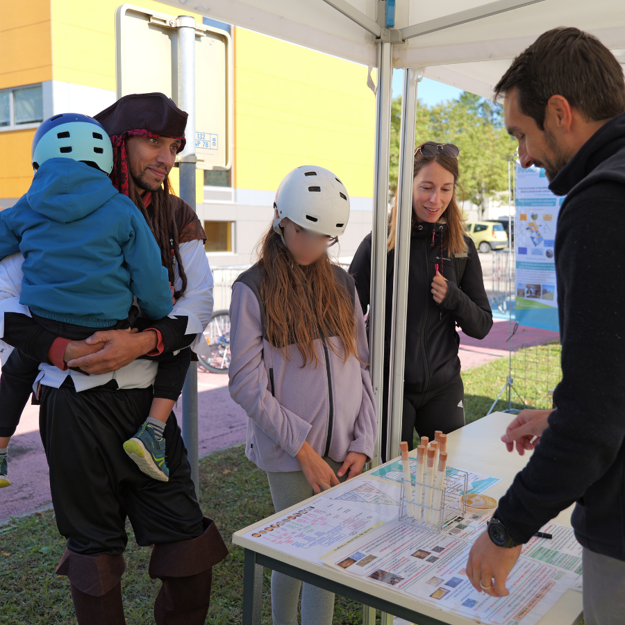 INRAE BFC Dijon (@inrae_bfc_dijon) on Twitter photo Le <a href="/velotour/">VELOTOUR</a> de passage Ă INRAE đŽââïž
Le Centre a tourné au rythme des pédales avec 5000 participants au #Vélotour de #Dijon
Pour la 1Ăšre fois, le parcours est passĂ© par le Centre Dijon Sully. L'occasion d'explorer nos #recherches Ă travers nos ateliers de #MĂ©diationScientifiqueđ Le <a href="/velotour/">VELOTOUR</a> de passage Ă INRAE đŽââïž
Le Centre a tourné au rythme des pédales avec 5000 participants au #Vélotour de #Dijon
Pour la 1Ăšre fois, le parcours est passĂ© par le Centre Dijon Sully. L'occasion d'explorer nos #recherches Ă travers nos ateliers de #MĂ©diationScientifiqueđ