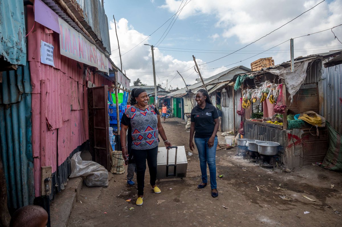 AccessDrop's tweet image. #Vaccibox is transforming #healthcare by ensuring vaccines reach remote areas. Powered by solar and electricity, it offers mobility and IoT monitoring for reliable care anytime, anywhere. #HealthcareInnovation #SavingLives