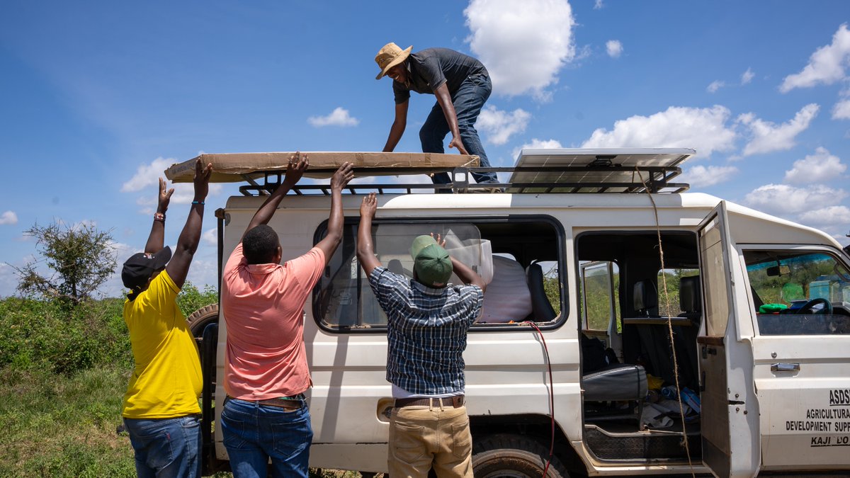 AccessDrop's tweet image. #Vaccibox is transforming #healthcare by ensuring vaccines reach remote areas. Powered by solar and electricity, it offers mobility and IoT monitoring for reliable care anytime, anywhere. #HealthcareInnovation #SavingLives