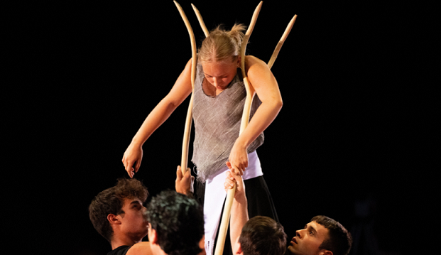 institutteatre's tweet photo. #DANSA IT Dansa, la jove companyia de dansa de l'Institut del Teatre, porta #Biterna a la @FMediterrania amb el #CorJoveNacionaldeCatalunya
🗓️Divendres 11 d'octubre, 20 h
📌Museu de Manresa
👉https://t.co/Nsqkz4Jveg https://t.co/ctWBgzJ6Xq