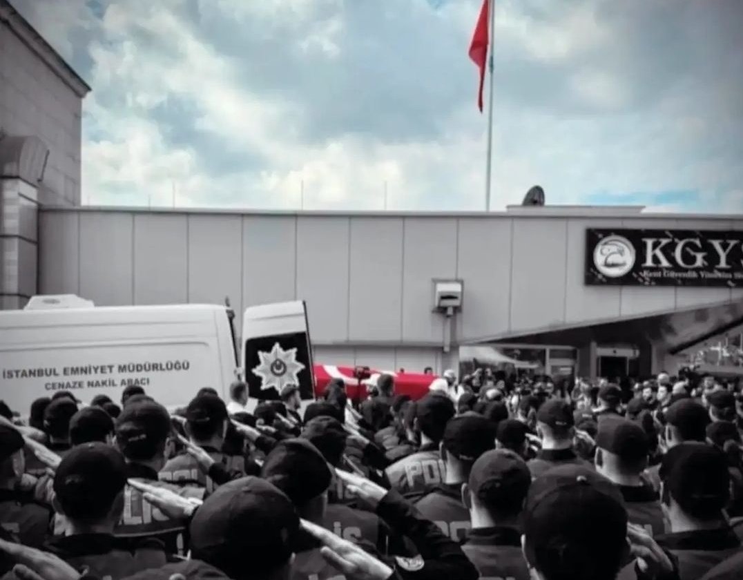 ahlahnm_'s tweet photo. Başımız sağolsun...🇹🇷 https://t.co/pCTJFOAWTg